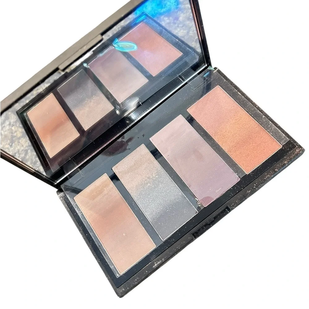 New Cargo HD Multi-Shade picture perfect gradient Eyeshadow Palette 4 x .12 oz